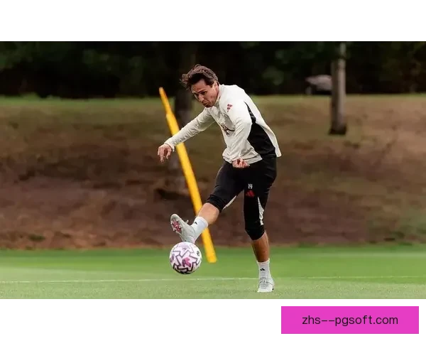 意大利国家队确认边锋基耶萨训练中轻微扭伤医疗组评估伤情并持续观察