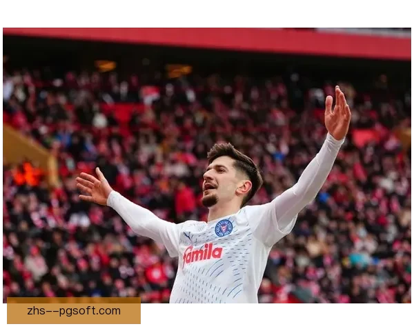 荷尔斯泰因基尔队史首次冲入德甲 打破多年历史沉寂迎来新篇章